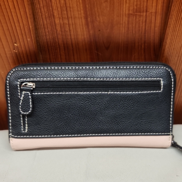 Nine West Women's Pink and White Wallet NWT - Picture 3 of 4